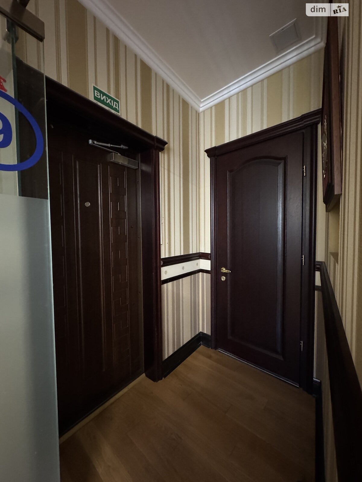 Оренда офісного приміщення в Ужгороді, Жупанатська площа, приміщень - 5, поверх - 2 фото 1 Оренда офісного приміщення в Ужгороді, Жупанатська площа, приміщень - 5, поверх - 2 фото 1