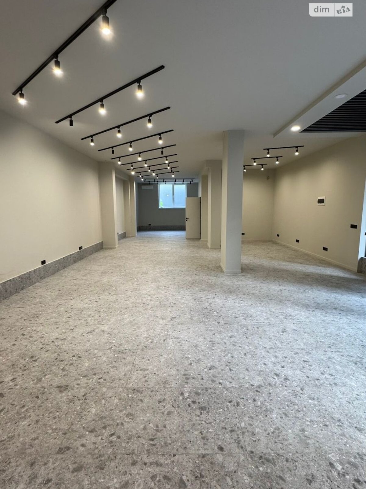 Аренда офисного помещения в Ужгороде, Подгорная улица, помещений - 2, этаж - 1 фото 1