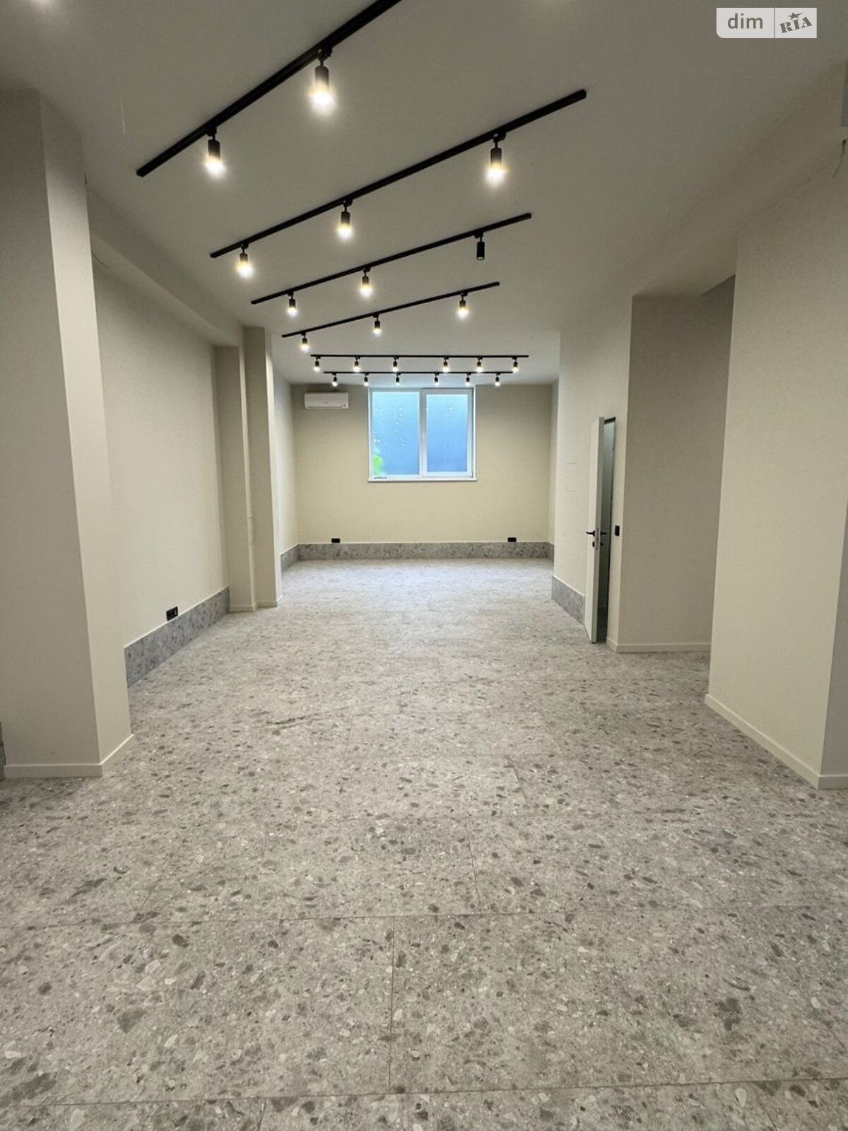 Аренда офисного помещения в Ужгороде, Подгорная улица, помещений - 2, этаж - 1 фото 1