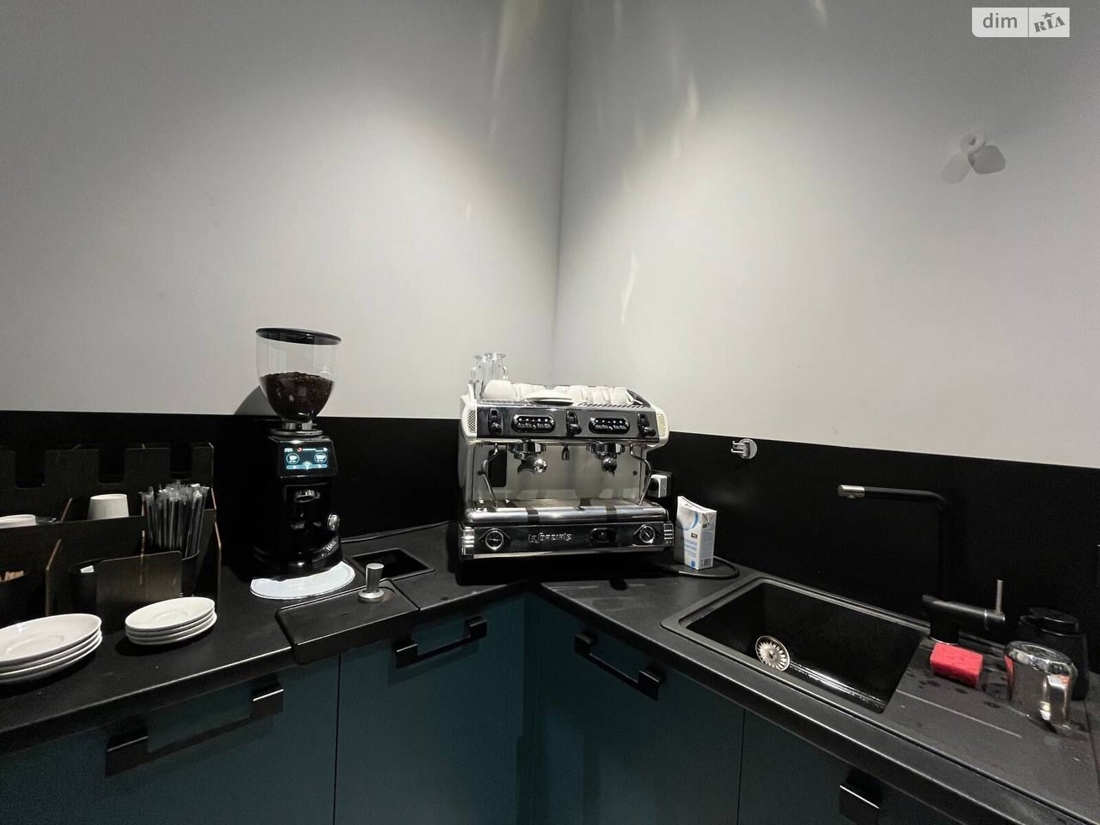 Аренда офисного помещения в Виннице, 600-летия улица 1, помещений - 1, этаж - 4 фото 1 Аренда офисного помещения в Виннице, 600-летия улица 1, помещений - 1, этаж - 4 фото 1