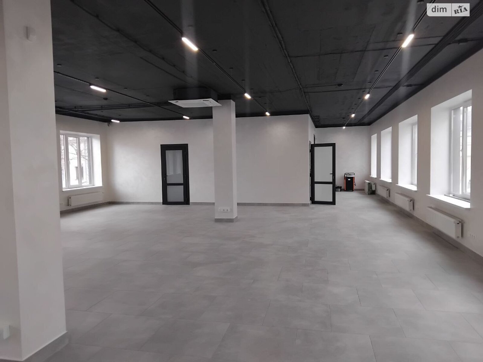 Аренда офисного помещения в Виннице, Соборная улица, помещений - 1, этаж - 2 фото 1