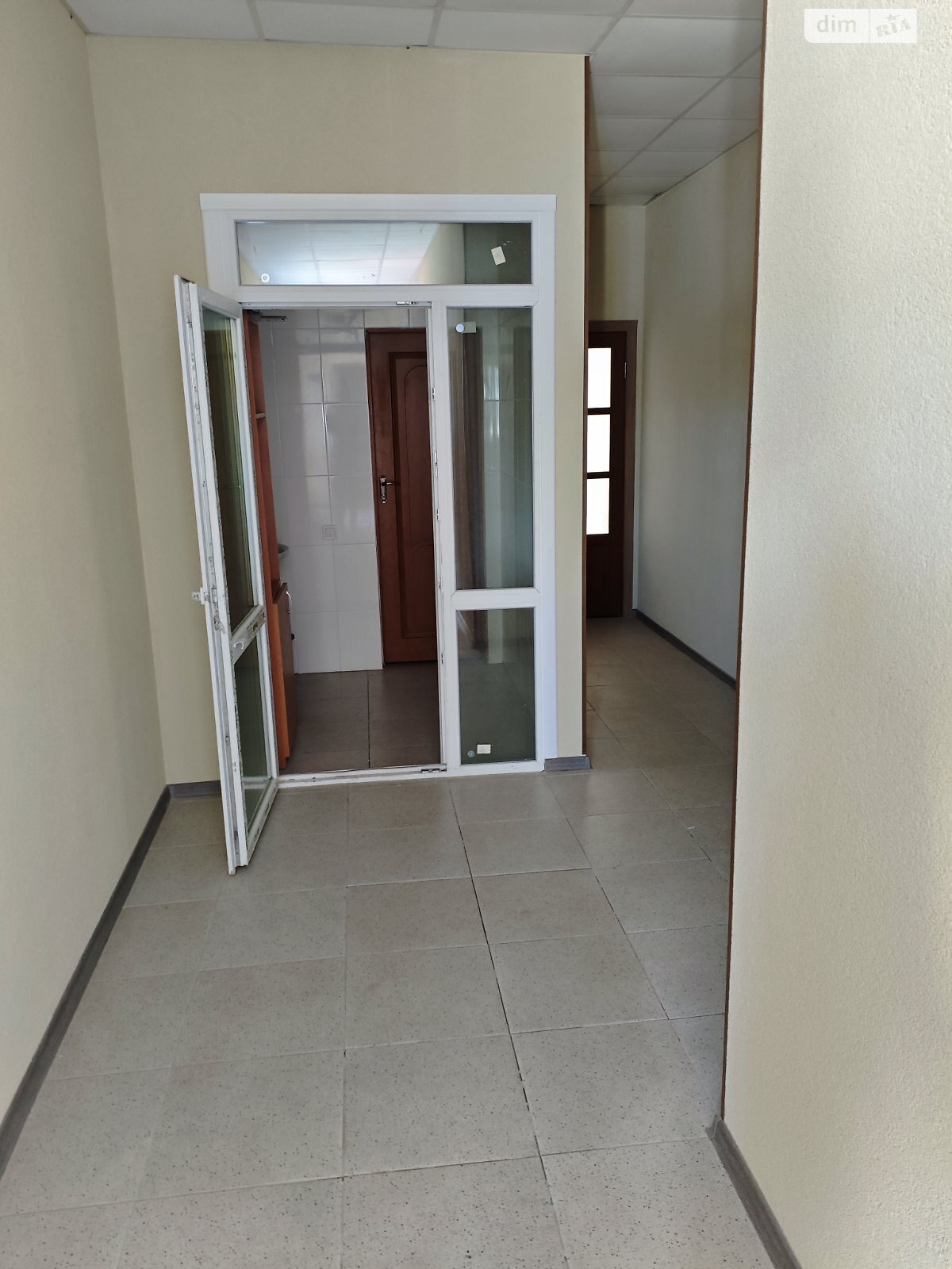 Оренда офісного приміщення в Зарванцях, Одеська вулиця, приміщень - 1, поверх - 1 фото 1 Оренда офісного приміщення в Зарванцях, Одеська вулиця, приміщень - 1, поверх - 1 фото 1