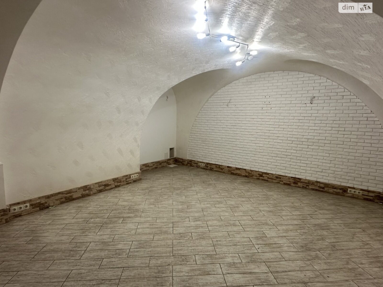 Оренда офісного приміщення в Вінниці, Монастирська вулиця 23/14, приміщень - 1, поверх - 1 фото 1