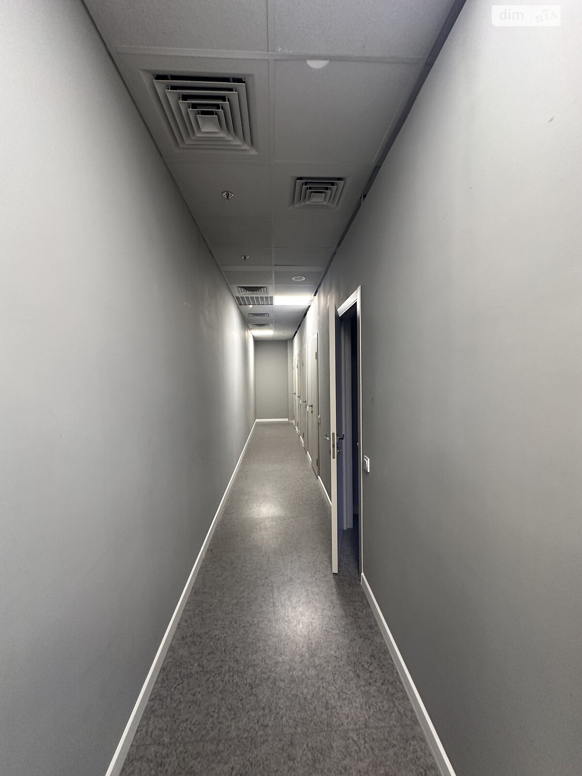 Аренда офисного помещения в Виннице, Соборная улица, помещений - 5, этаж - 3 фото 1 Аренда офисного помещения в Виннице, Соборная улица, помещений - 5, этаж - 3 фото 1