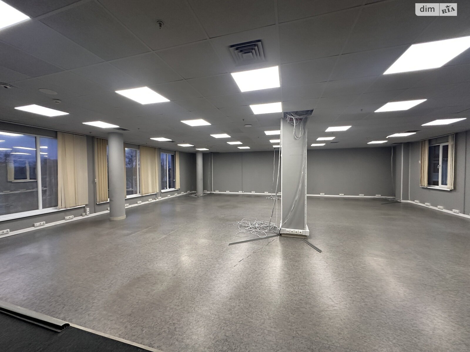 Аренда офисного помещения в Виннице, Соборная улица, помещений - 5, этаж - 3 фото 1 Аренда офисного помещения в Виннице, Соборная улица, помещений - 5, этаж - 3 фото 1