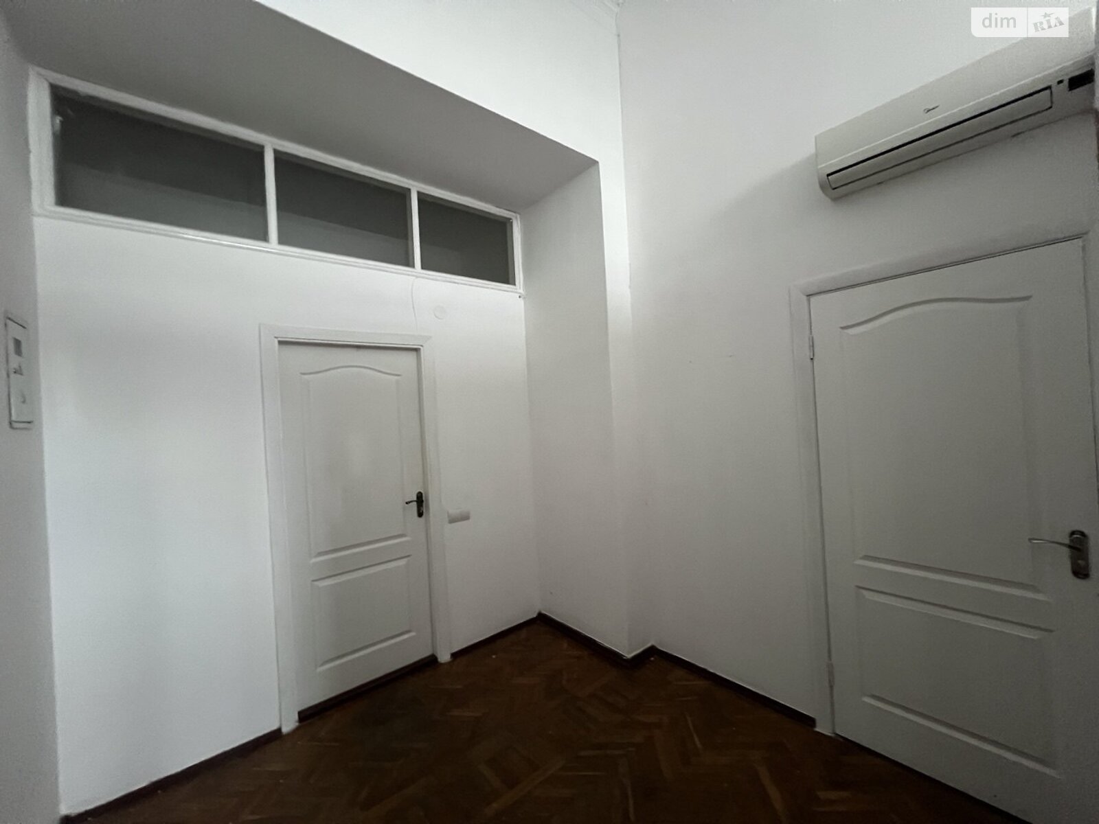 Аренда офисного помещения в Виннице, Освобождения улица 2, помещений - 1, этаж - 3 фото 1 Аренда офисного помещения в Виннице, Освобождения улица 2, помещений - 1, этаж - 3 фото 1