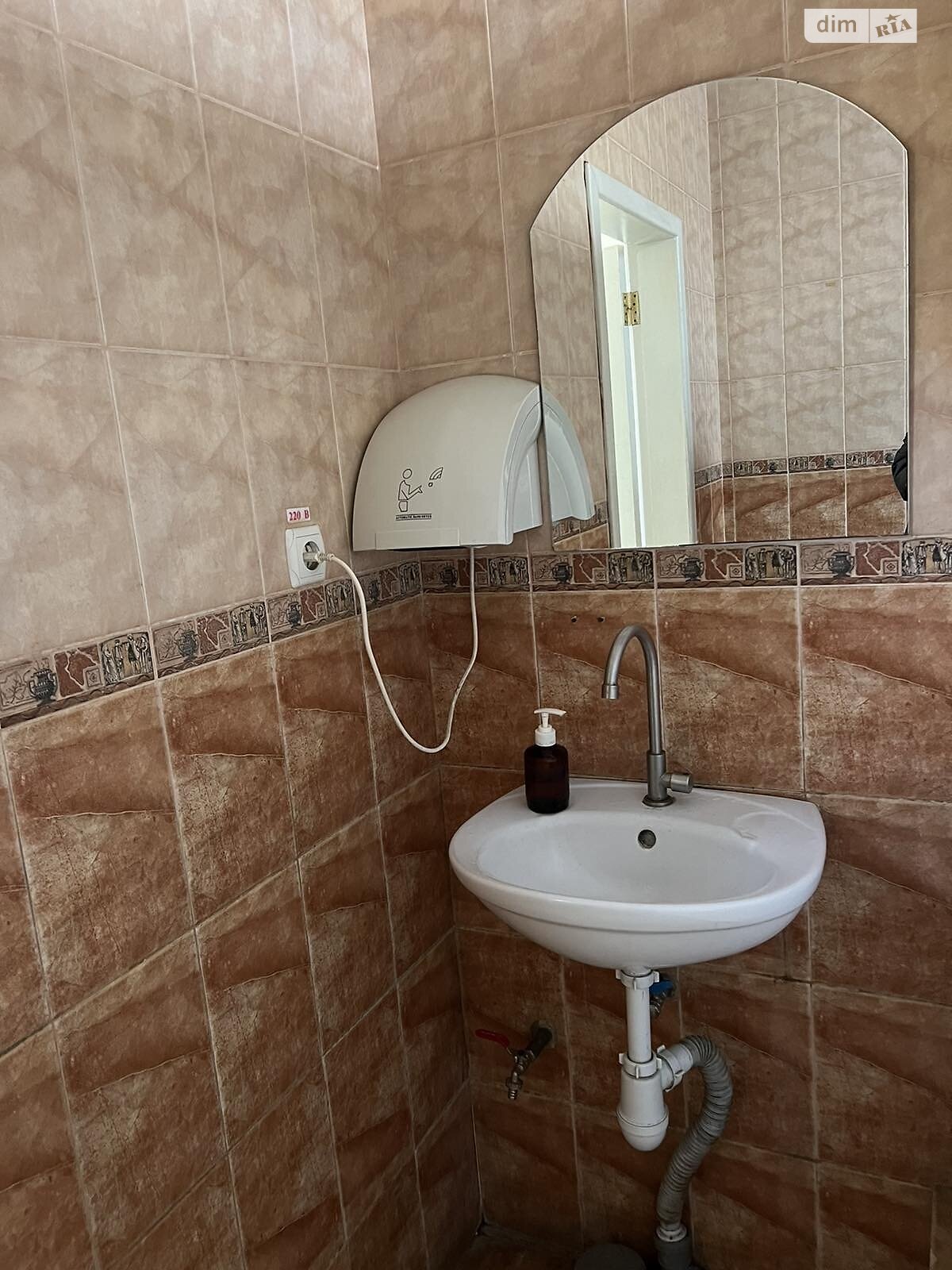 Аренда офисного помещения в Виннице, Освобождения улица 2, помещений - 1, этаж - 3 фото 1 Аренда офисного помещения в Виннице, Освобождения улица 2, помещений - 1, этаж - 3 фото 1