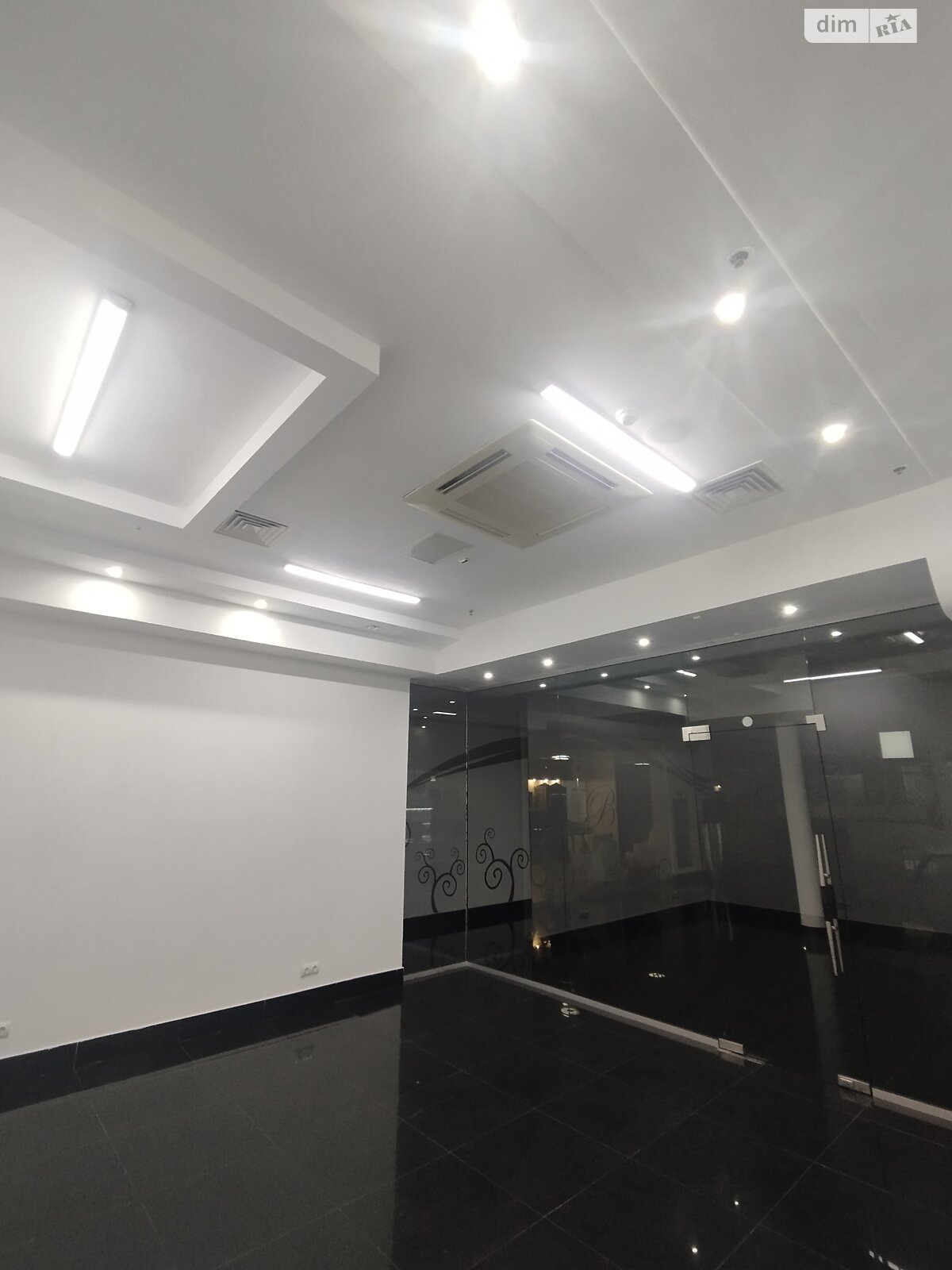 Оренда офісного приміщення в Вінниці, Пирогова вулиця, приміщень - 1, поверх - 4 фото 1