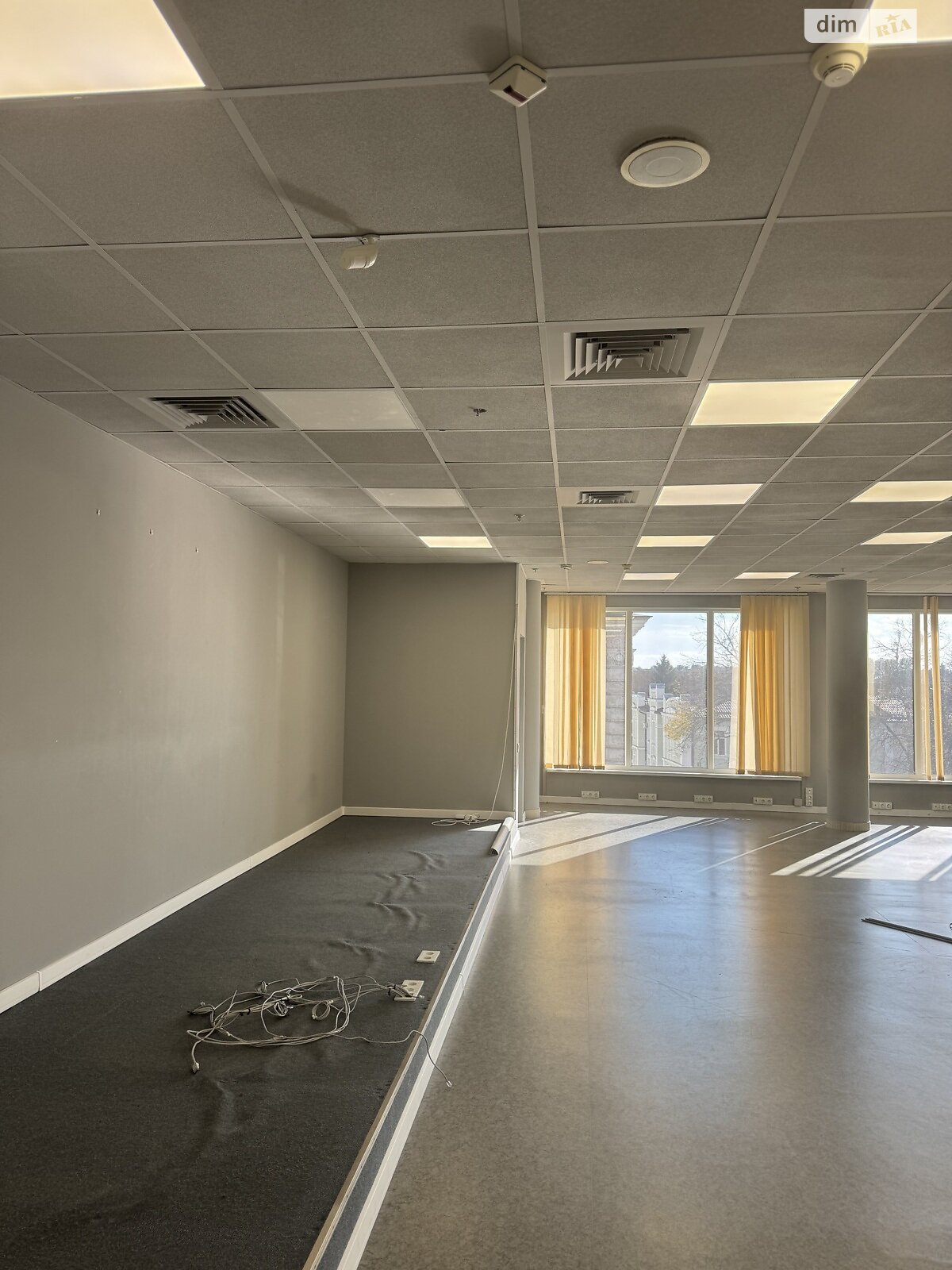 Аренда офисного помещения в Виннице, Соборная улица 24, помещений - 8, этаж - 3 фото 1 Аренда офисного помещения в Виннице, Соборная улица 24, помещений - 8, этаж - 3 фото 1