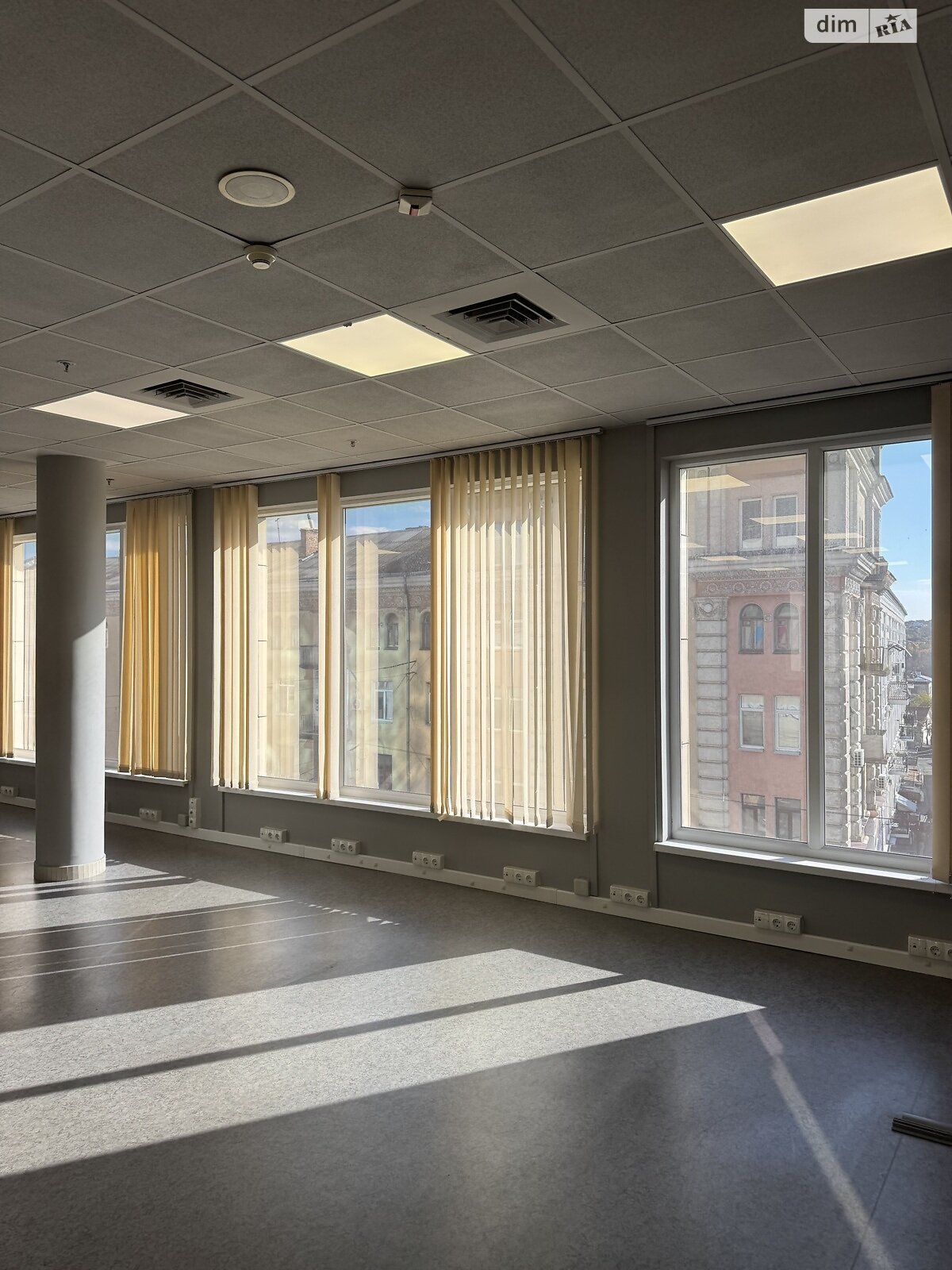 Аренда офисного помещения в Виннице, Соборная улица 24, помещений - 8, этаж - 3 фото 1 Аренда офисного помещения в Виннице, Соборная улица 24, помещений - 8, этаж - 3 фото 1