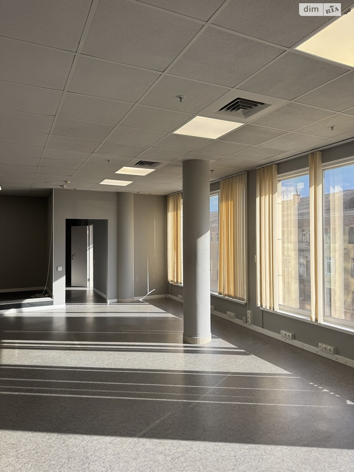 Аренда офисного помещения в Виннице, Соборная улица 24, помещений - 8, этаж - 3 фото 1 Аренда офисного помещения в Виннице, Соборная улица 24, помещений - 8, этаж - 3 фото 1