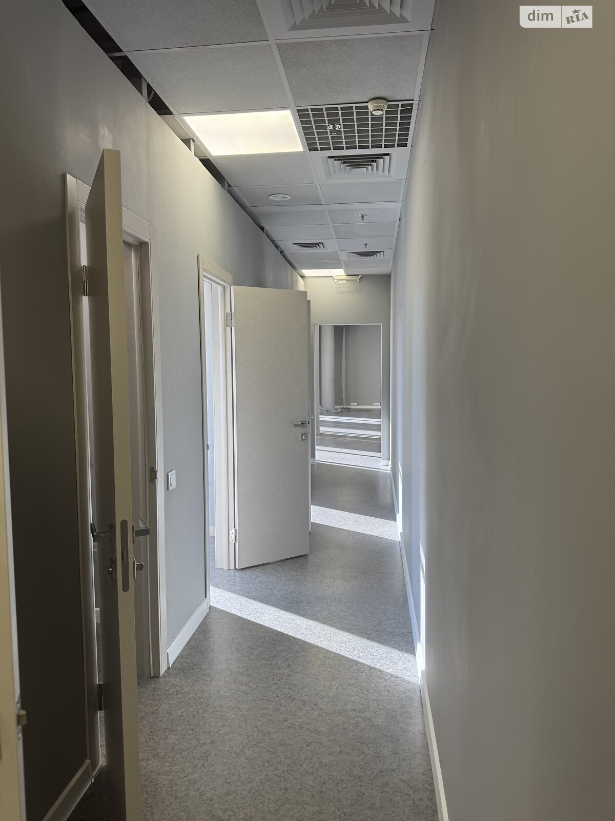 Аренда офисного помещения в Виннице, Соборная улица 24, помещений - 8, этаж - 3 фото 1 Аренда офисного помещения в Виннице, Соборная улица 24, помещений - 8, этаж - 3 фото 1