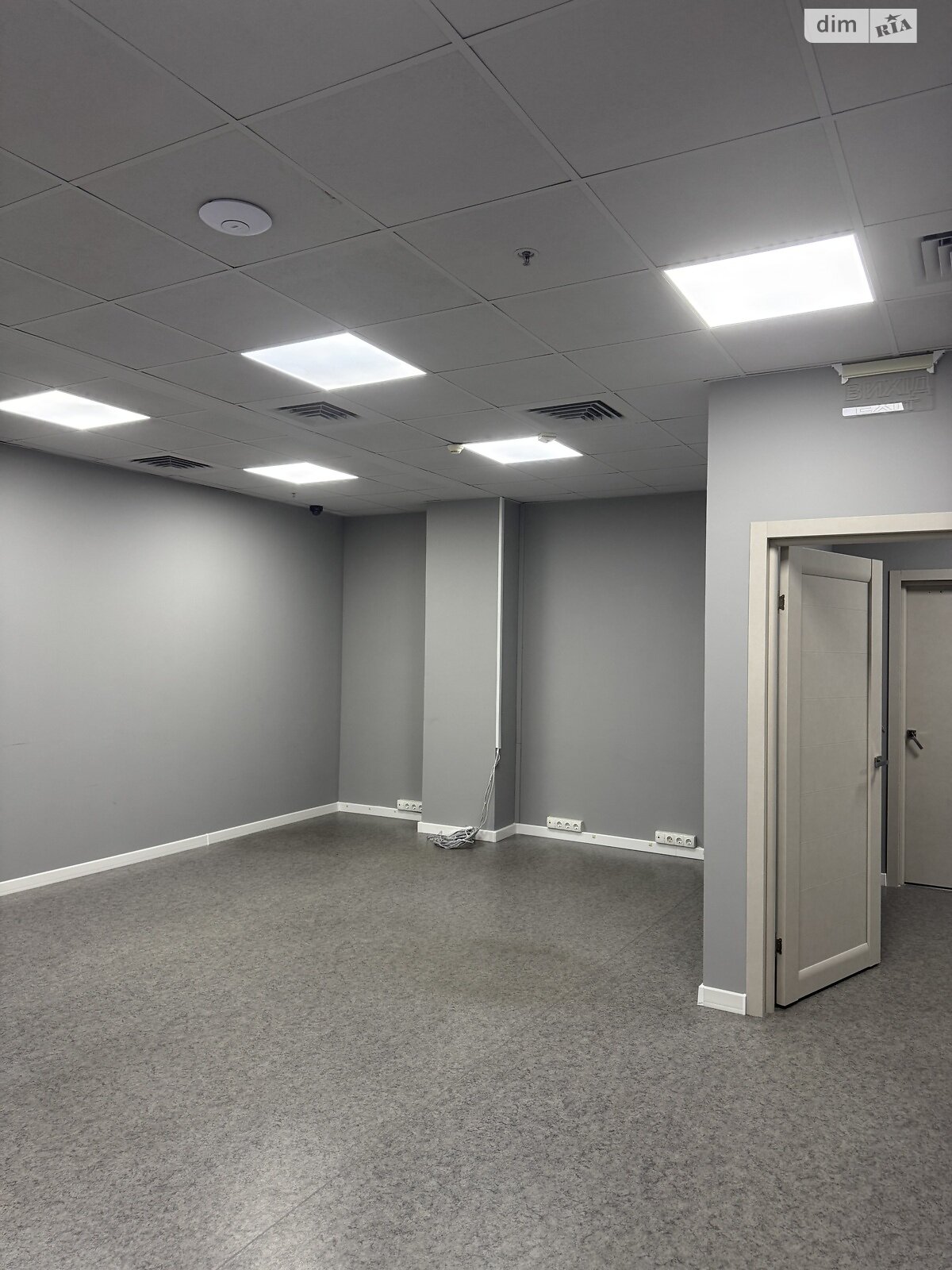 Аренда офисного помещения в Виннице, Соборная улица 24, помещений - 8, этаж - 3 фото 1 Аренда офисного помещения в Виннице, Соборная улица 24, помещений - 8, этаж - 3 фото 1