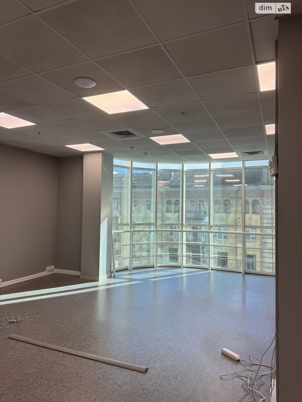 Аренда офисного помещения в Виннице, Соборная улица 24, помещений - 8, этаж - 3 фото 1 Аренда офисного помещения в Виннице, Соборная улица 24, помещений - 8, этаж - 3 фото 1