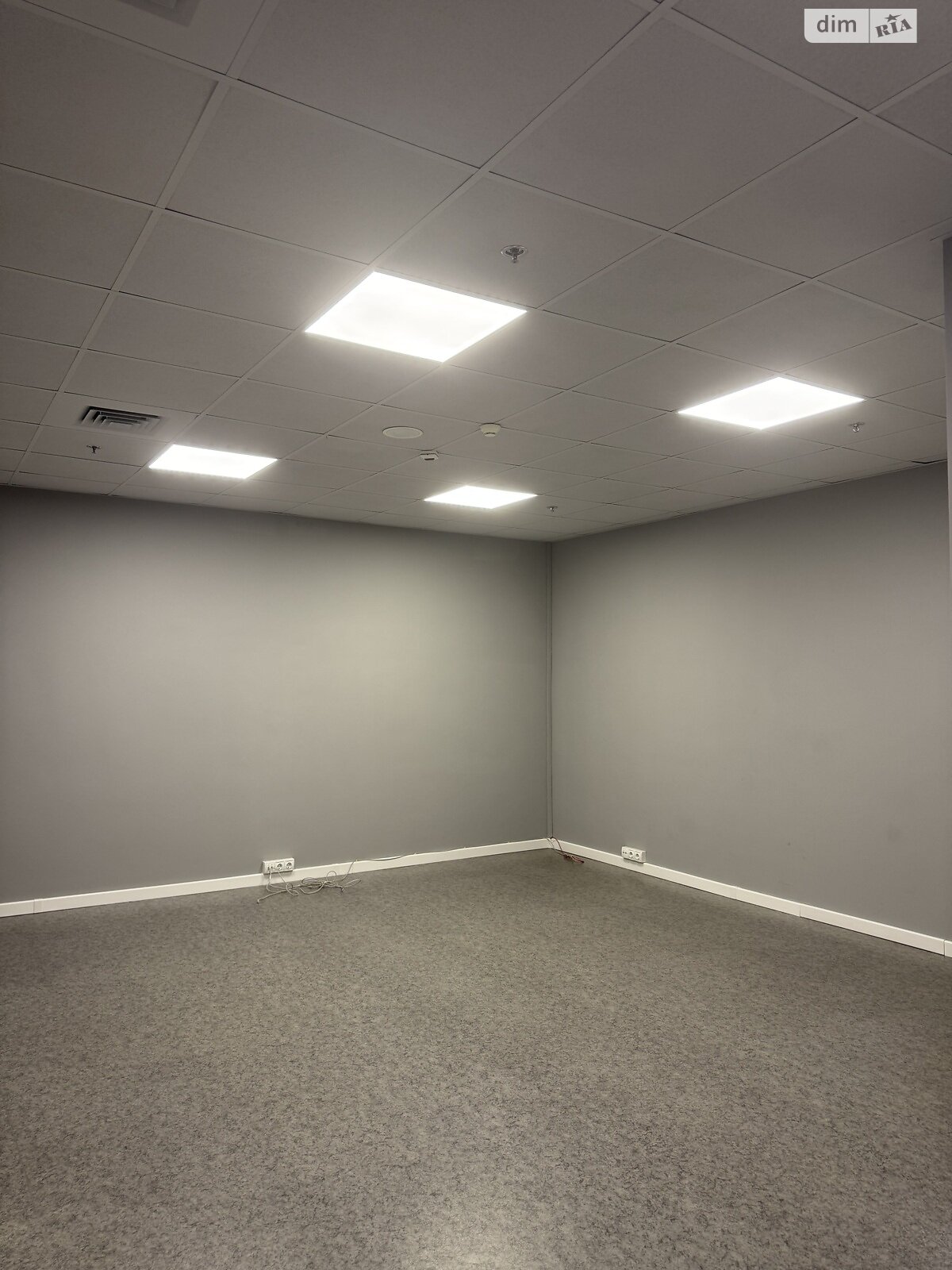 Аренда офисного помещения в Виннице, Соборная улица 24, помещений - 8, этаж - 3 фото 1 Аренда офисного помещения в Виннице, Соборная улица 24, помещений - 8, этаж - 3 фото 1