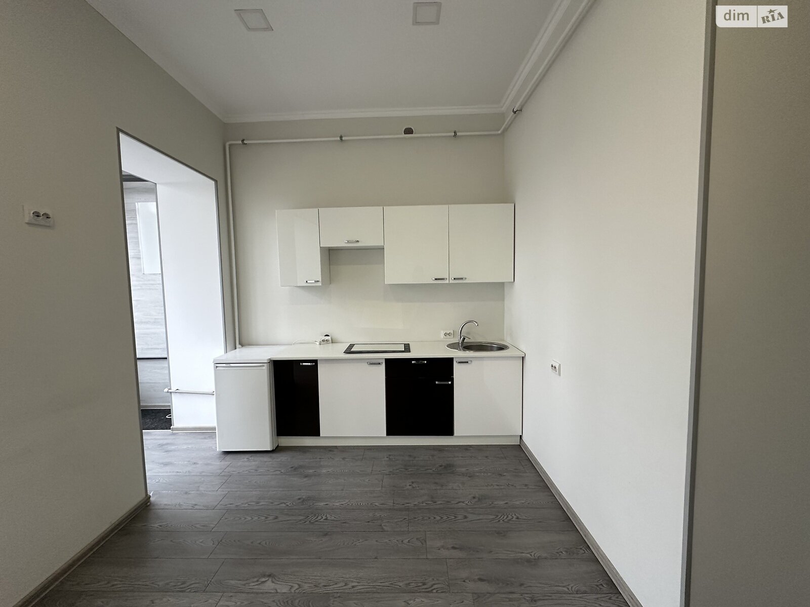 Оренда офісного приміщення в Вінниці, Соборна вулиця 81, приміщень - 1, поверх - 4 фото 1 Оренда офісного приміщення в Вінниці, Соборна вулиця 81, приміщень - 1, поверх - 4 фото 1