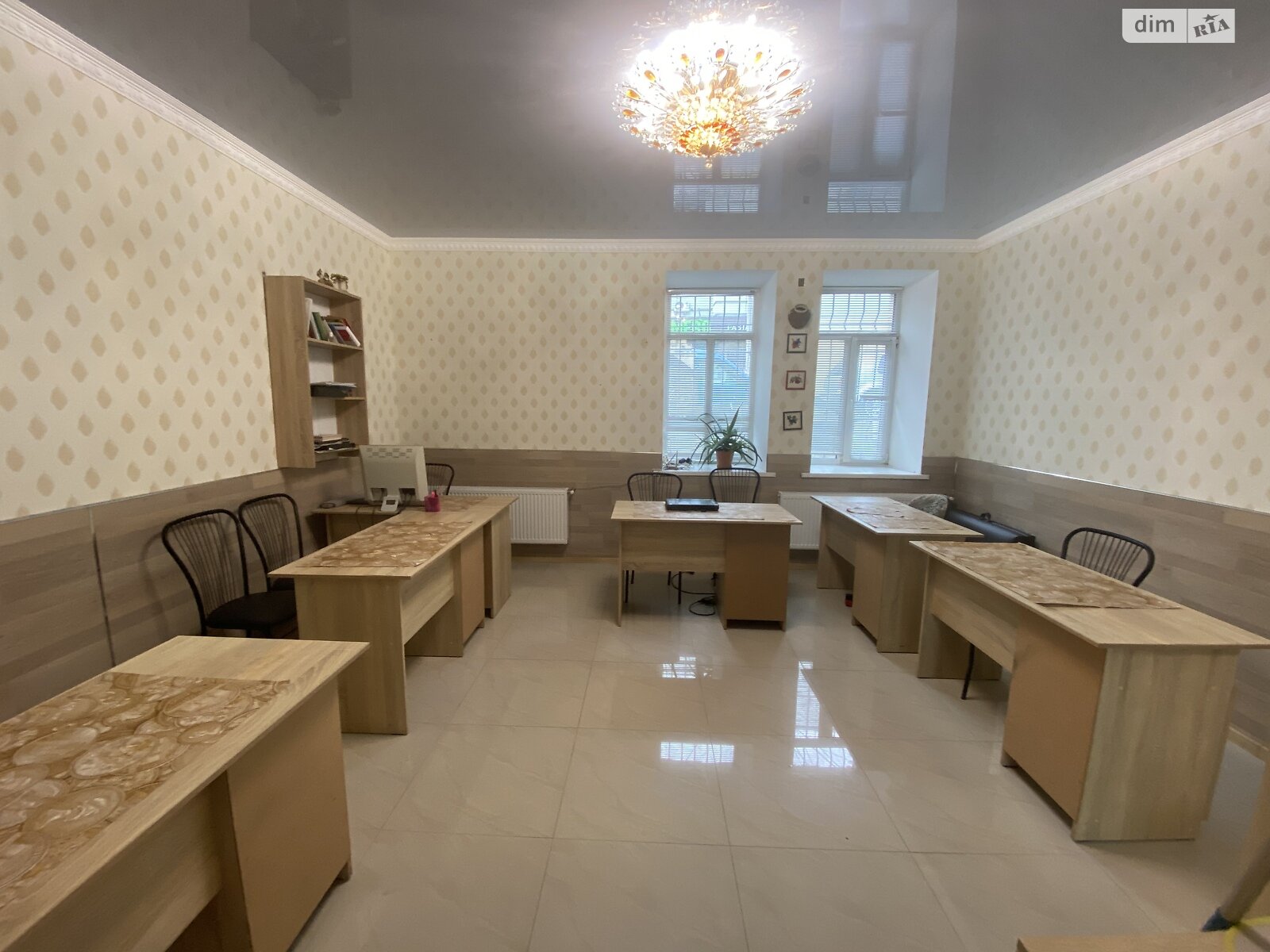 Оренда офісного приміщення в Вінниці, Театральна вулиця 41, приміщень - 1, поверх - 1 фото 1 Оренда офісного приміщення в Вінниці, Театральна вулиця 41, приміщень - 1, поверх - 1 фото 1