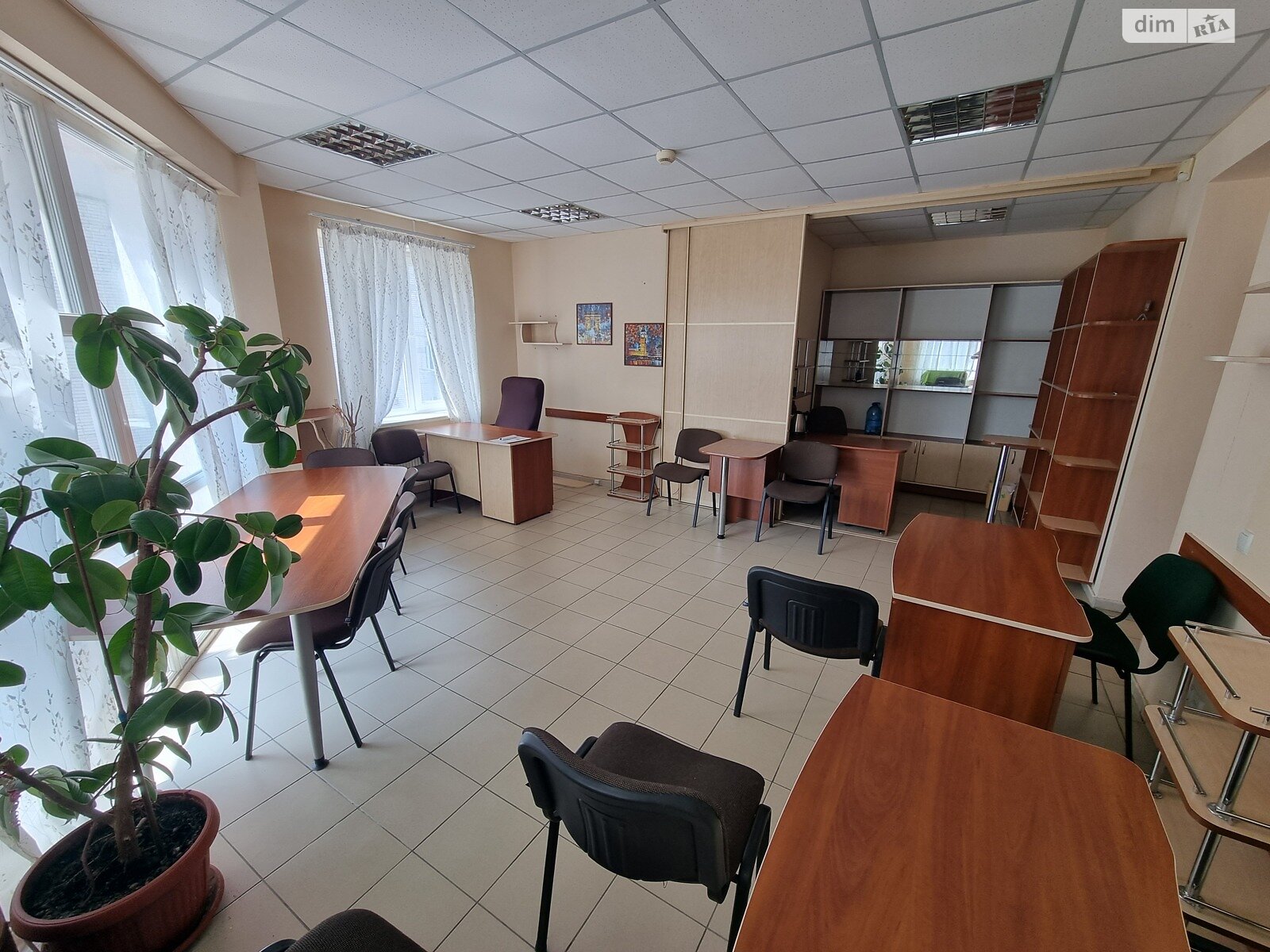 Оренда офісного приміщення в Вінниці, Політехнічна (Воїнів-Інтернаціоналістів) вулиця 14А, приміщень - 1, поверх - 3 фото 1 Оренда офісного приміщення в Вінниці, Політехнічна (Воїнів-Інтернаціоналістів) вулиця 14А, приміщень - 1, поверх - 3 фото 1