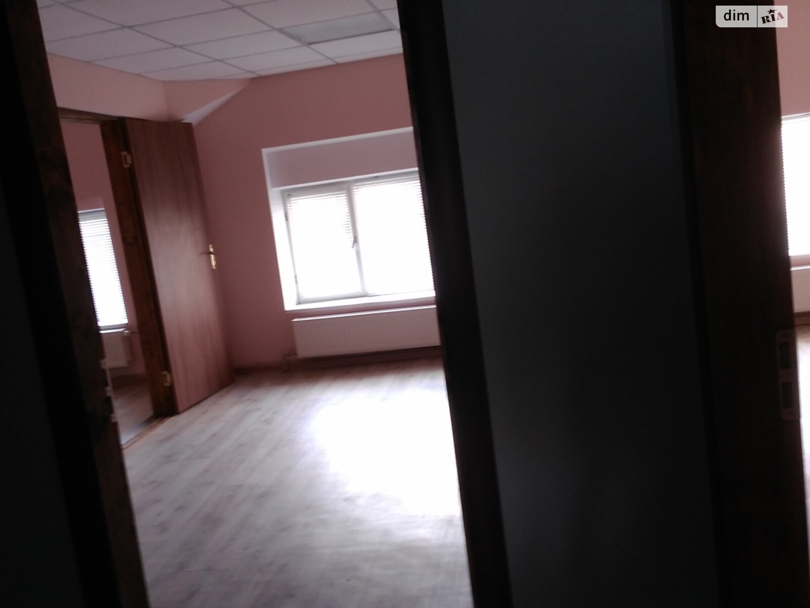 Аренда офисного помещения в Виннице, Гетмана Мазепы (Чехова) улица, помещений - 4, этаж - 3 фото 1