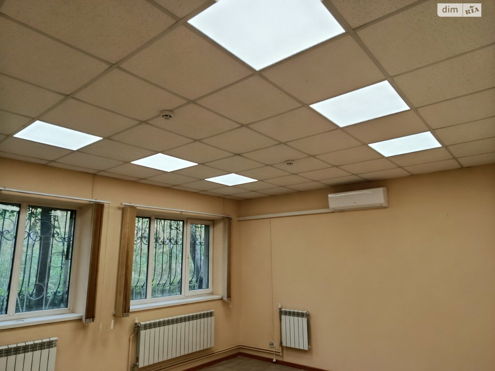 Оренда офісного приміщення в Вишневому, В’ячеслава Чорновола вулиця 41, приміщень - 2, поверх - 1 фото 1 Оренда офісного приміщення в Вишневому, В’ячеслава Чорновола вулиця 41, приміщень - 2, поверх - 1 фото 1