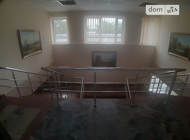 Аренда офисного здания в Киеве, Степана Бандеры проспект 5, помещений - 14, этажей - 3 фото 1 Аренда офисного здания в Киеве, Степана Бандеры проспект 5, помещений - 14, этажей - 3 фото 1