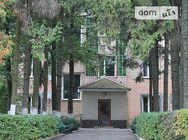 Аренда офисного здания в Луцке, Макарова улица, помещений - 8, этажей - 3 фото 1 Аренда офисного здания в Луцке, Макарова улица, помещений - 8, этажей - 3 фото 1
