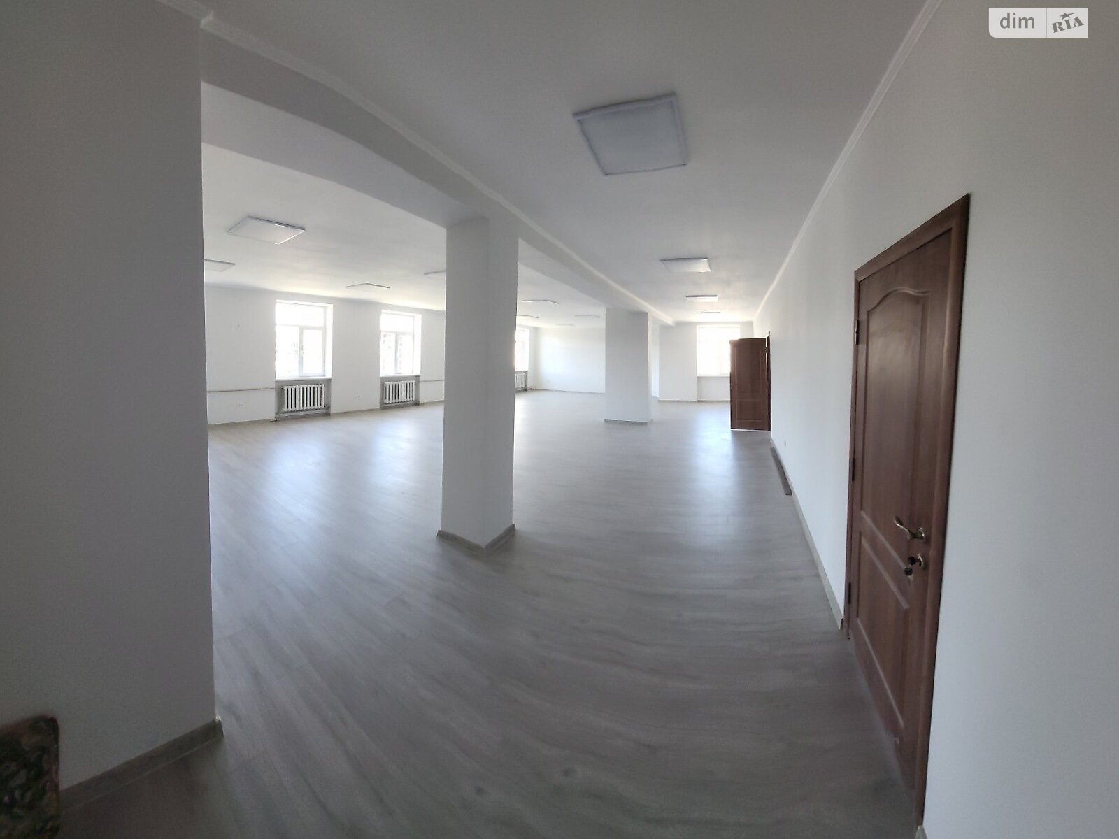 Аренда офисного помещения в Черновцах, Независимости проспект 106, помещений - 1, этаж - 4 фото 1