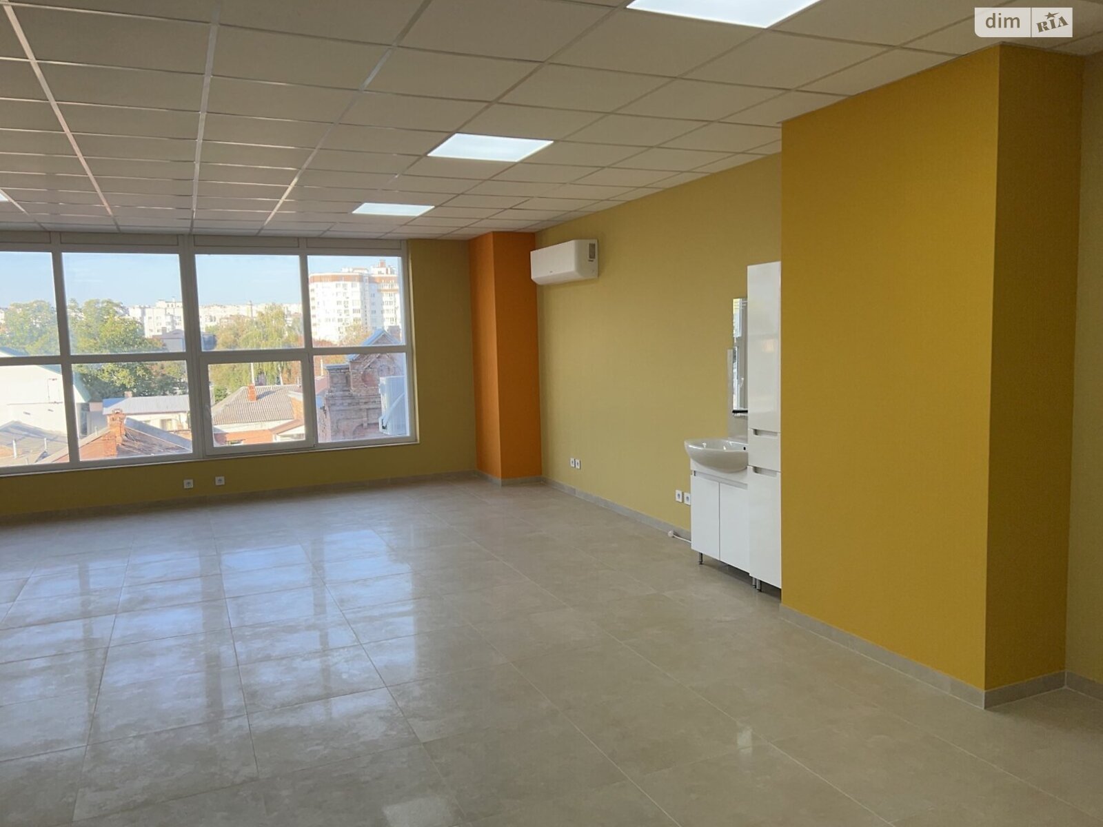 Аренда офисного помещения в Хмельницком, Подольская улица, помещений - 1, этаж - 3 фото 1