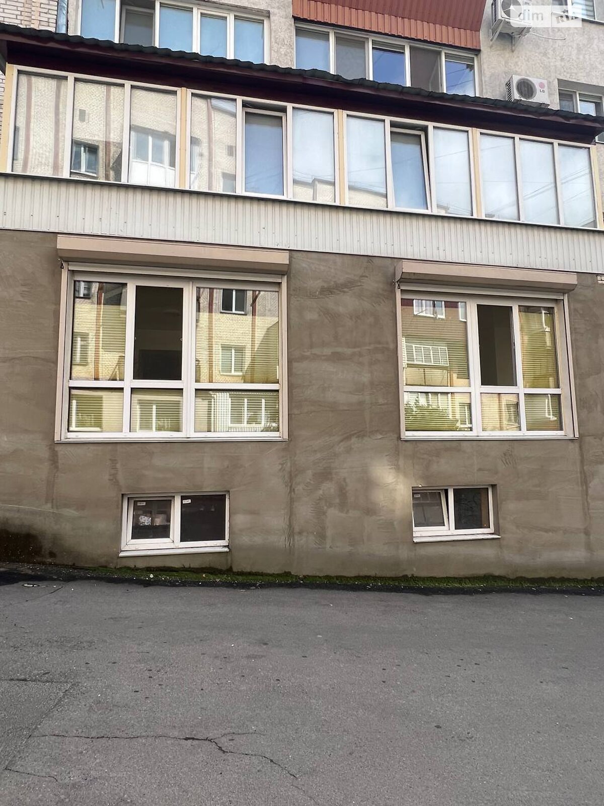 Аренда офисного помещения в Хмельницком, Степана Бандеры улица, помещений - 5, этаж - 1 фото 1