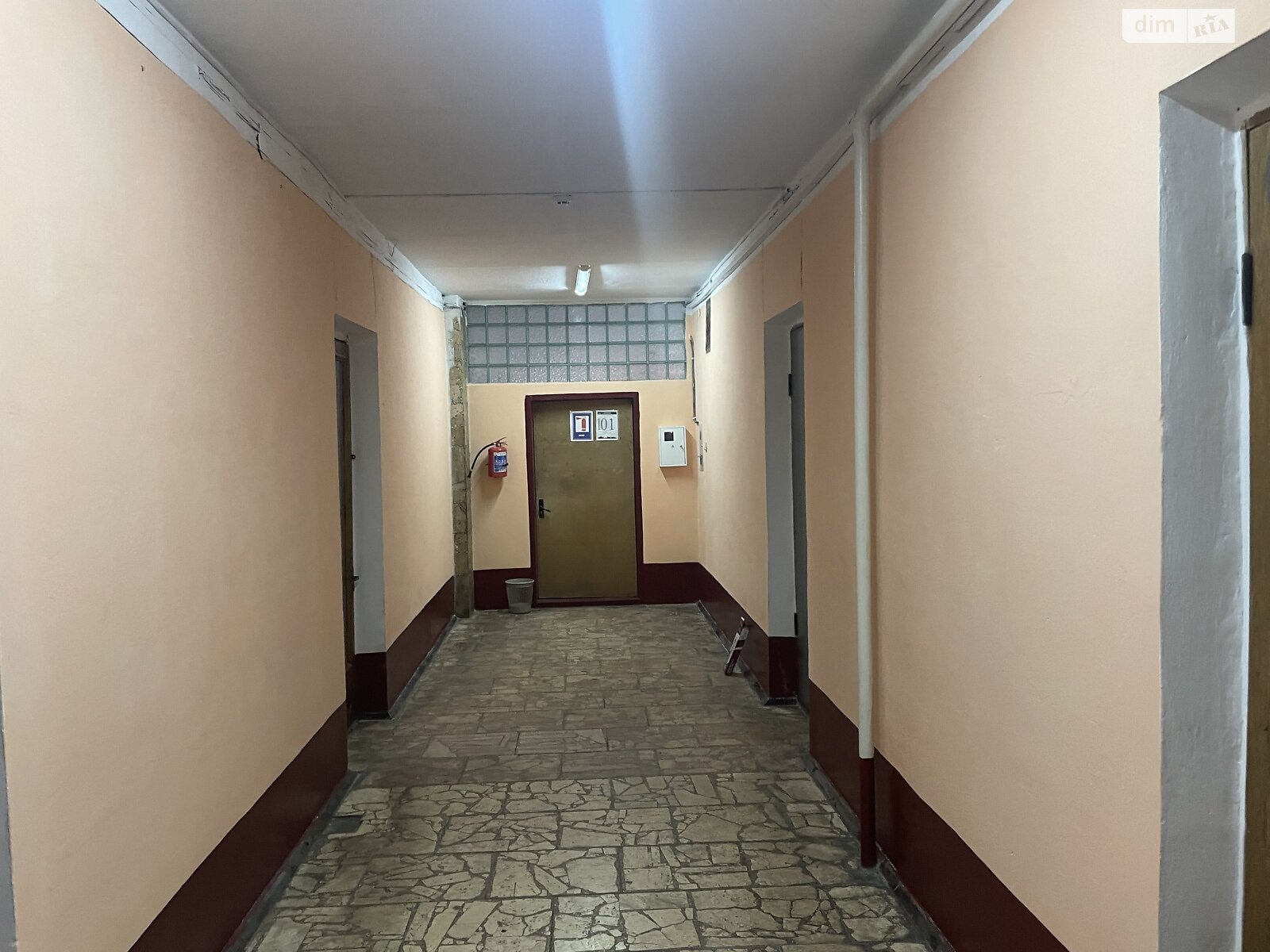 Оренда офісного приміщення в Хмельницькому, Київська вулиця, приміщень - 3, поверх - 1 фото 1 Оренда офісного приміщення в Хмельницькому, Київська вулиця, приміщень - 3, поверх - 1 фото 1