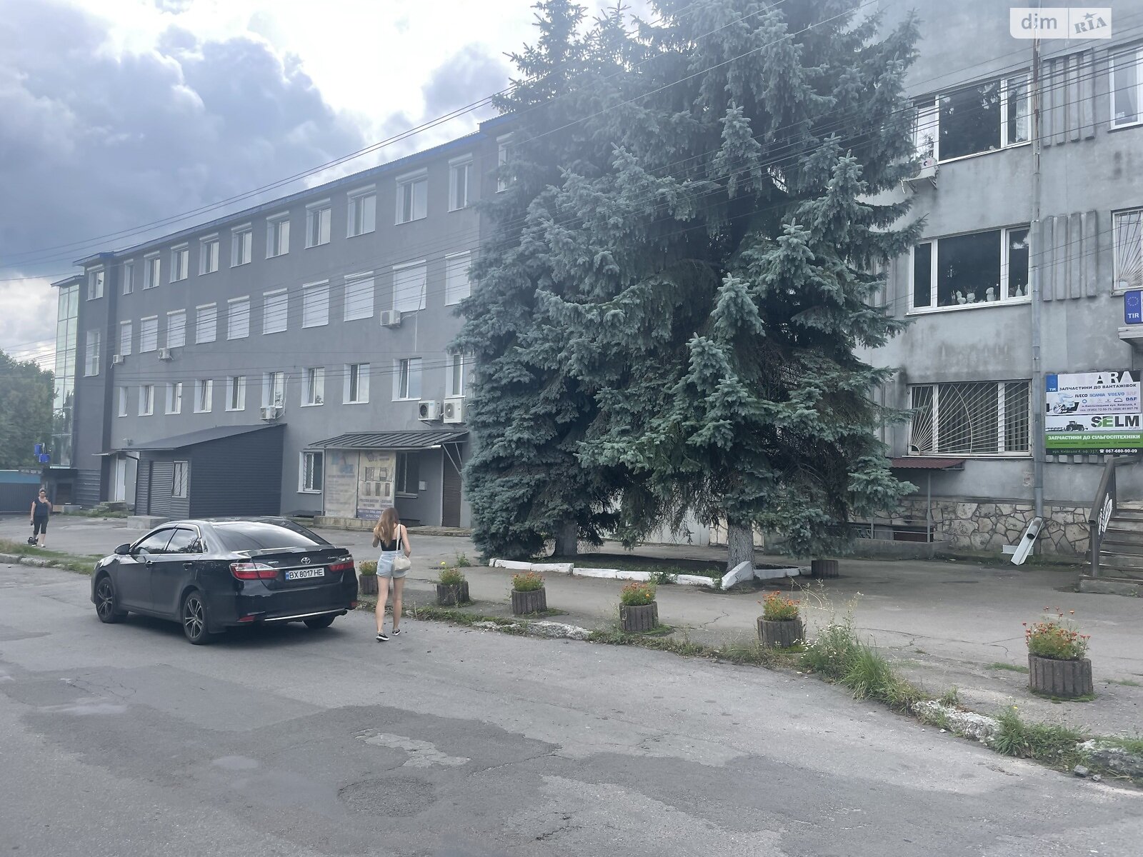 Оренда офісного приміщення в Хмельницькому, Київська вулиця, приміщень - 3, поверх - 1 фото 1 Оренда офісного приміщення в Хмельницькому, Київська вулиця, приміщень - 3, поверх - 1 фото 1