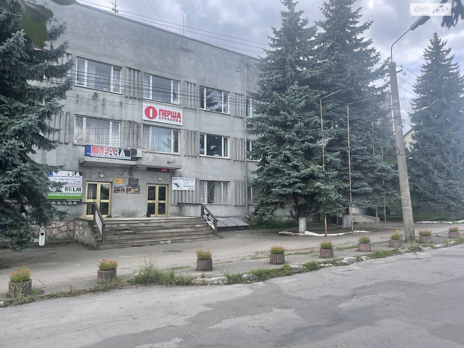 Оренда офісного приміщення в Хмельницькому, Київська вулиця, приміщень - 3, поверх - 1 фото 1 Оренда офісного приміщення в Хмельницькому, Київська вулиця, приміщень - 3, поверх - 1 фото 1
