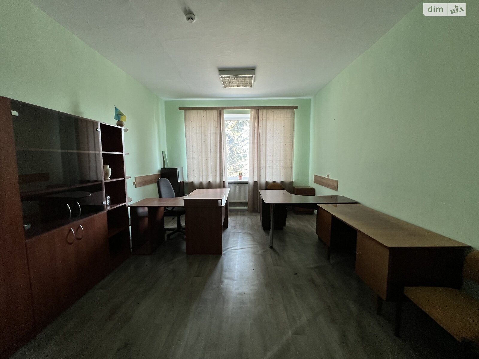 Оренда офісного приміщення в Хмельницькому, Київська вулиця, приміщень - 3, поверх - 1 фото 1 Оренда офісного приміщення в Хмельницькому, Київська вулиця, приміщень - 3, поверх - 1 фото 1