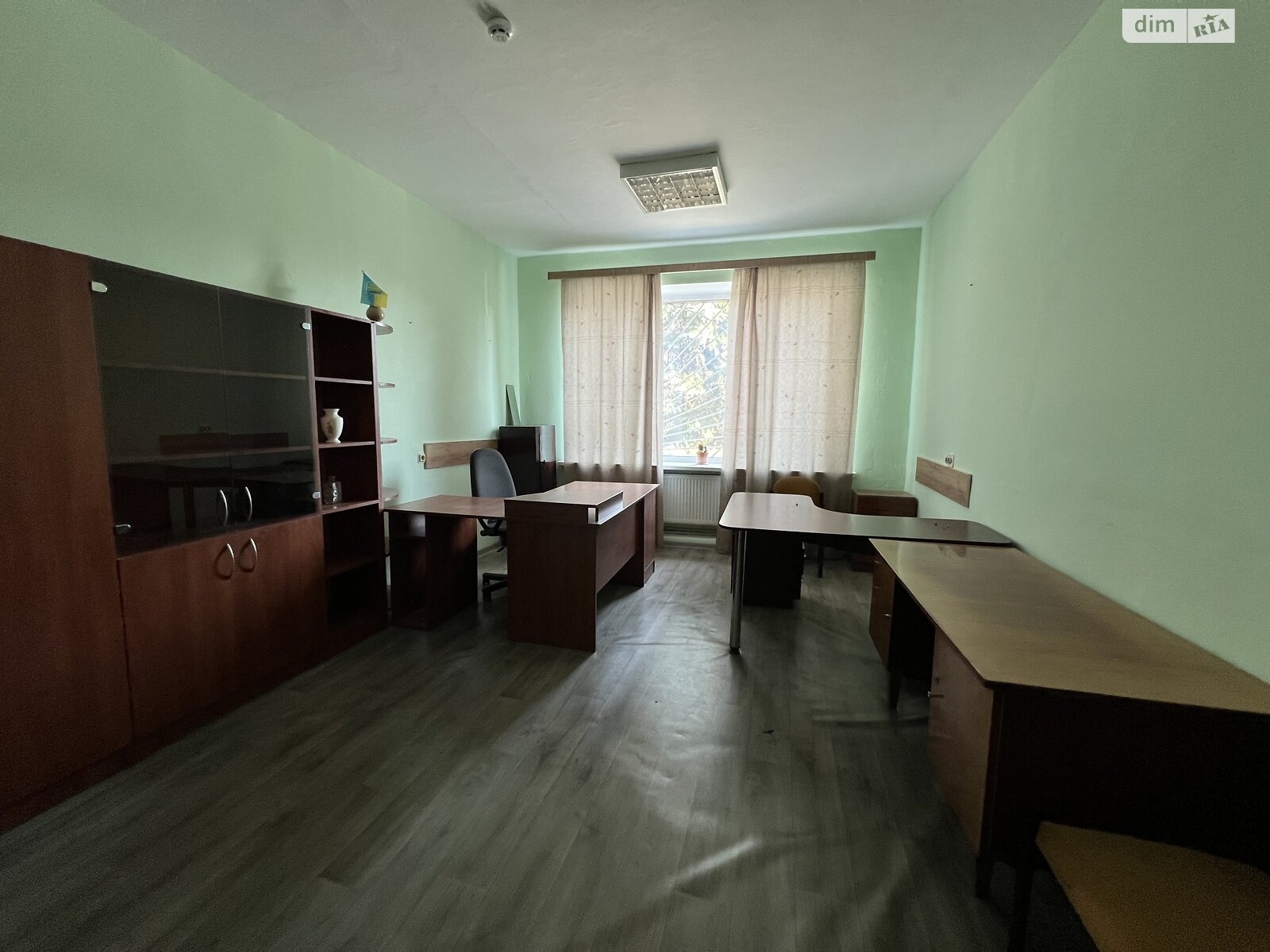 Оренда офісного приміщення в Хмельницькому, Київська вулиця, приміщень - 3, поверх - 1 фото 1 Оренда офісного приміщення в Хмельницькому, Київська вулиця, приміщень - 3, поверх - 1 фото 1