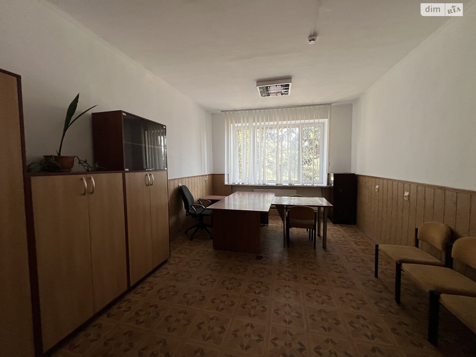 Оренда офісного приміщення в Хмельницькому, Київська вулиця, приміщень - 3, поверх - 1 фото 1 Оренда офісного приміщення в Хмельницькому, Київська вулиця, приміщень - 3, поверх - 1 фото 1