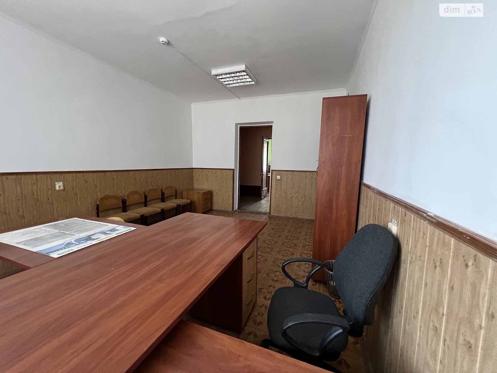 Оренда офісного приміщення в Хмельницькому, Київська вулиця, приміщень - 3, поверх - 1 фото 1 Оренда офісного приміщення в Хмельницькому, Київська вулиця, приміщень - 3, поверх - 1 фото 1