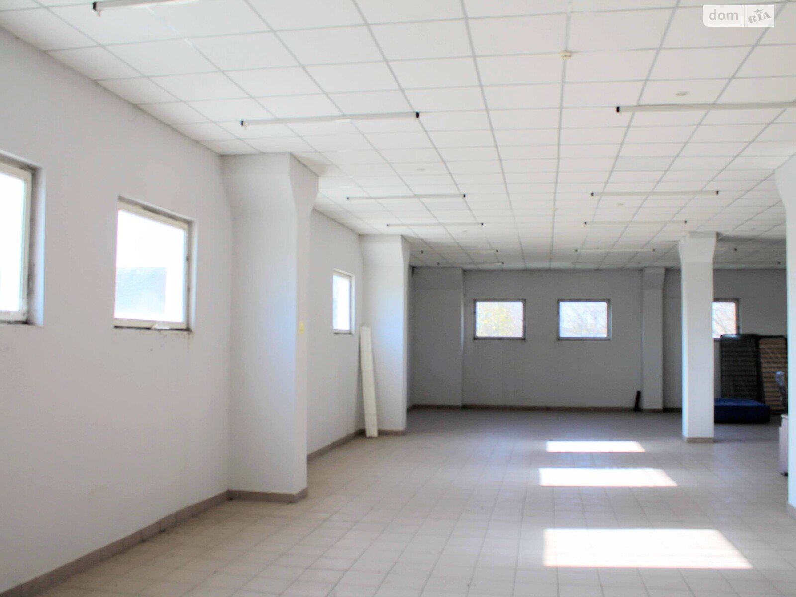 Аренда офисного помещения в Калуше, Богдана Хмельницкого улица 73, помещений - 2, этаж - 2 фото 1