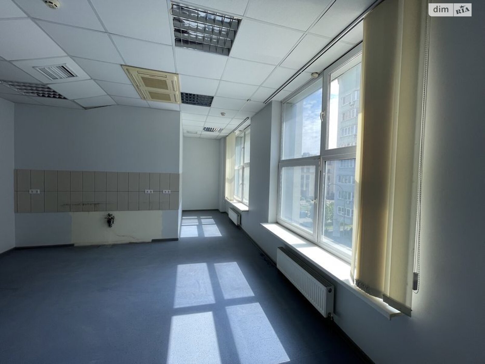 Аренда офисного помещения в Киеве, Раисы Окипной улица 8Б, помещений - 1, этаж - 1 фото 1