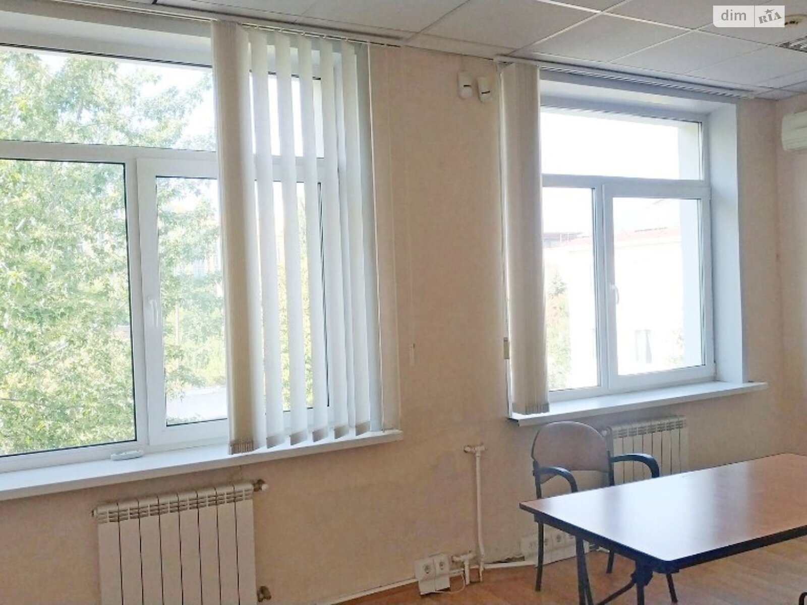 Оренда офісного приміщення в Києві, Березнева вулиця, приміщень - 1, поверх - 3 фото 1 Оренда офісного приміщення в Києві, Березнева вулиця, приміщень - 1, поверх - 3 фото 1