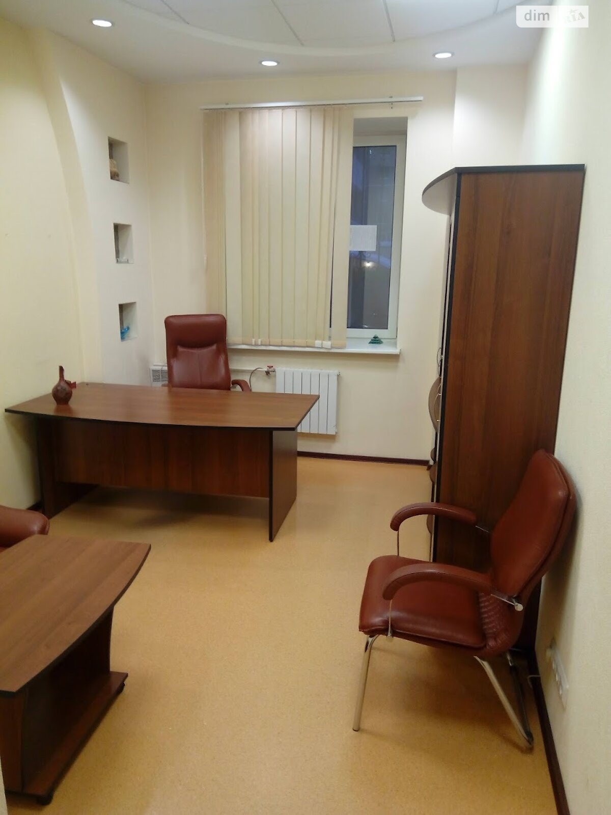 Аренда офисного помещения в Киеве, Татарская улица 7, помещений - 5, этаж - 1 фото 1