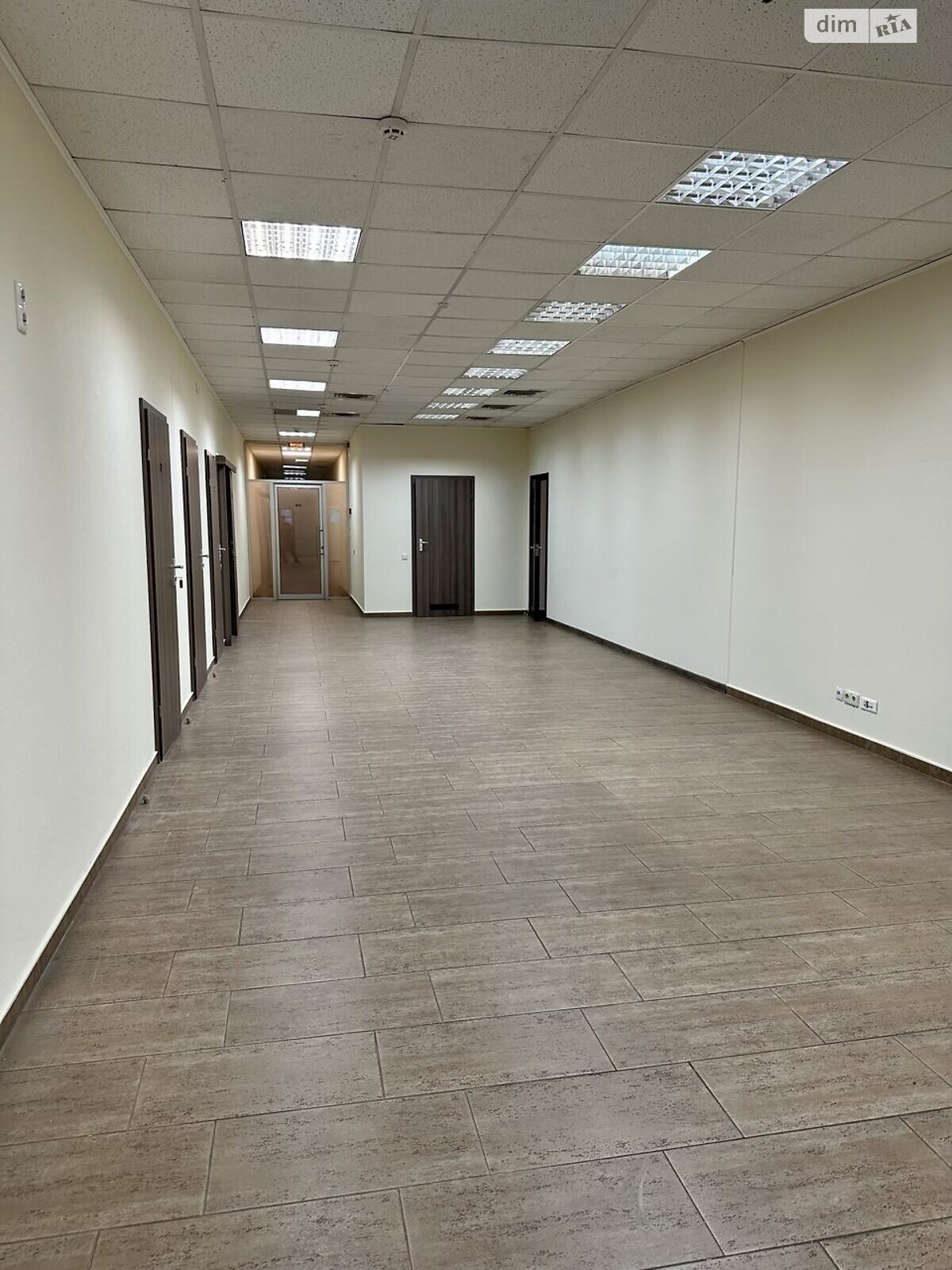 Аренда офисного помещения в Киеве, Новоконстантиновская улица, помещений - 17, этаж - 2 фото 1 Аренда офисного помещения в Киеве, Новоконстантиновская улица, помещений - 17, этаж - 2 фото 1