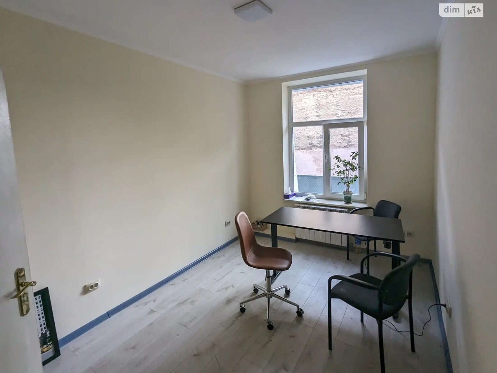 Аренда офисного помещения в Львове, Костя Левицкого улица, помещений -, этаж - 3 фото 1