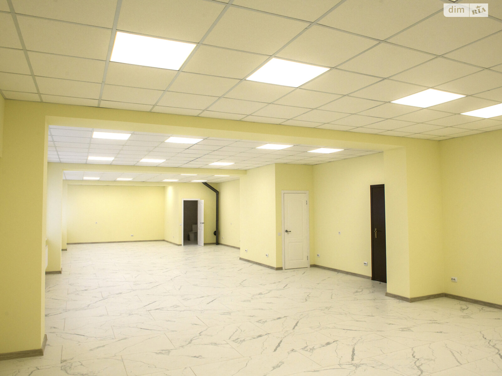 Аренда офисного помещения в Ромнах, Коржевская улица, помещений - 1, этаж - 1 фото 1
