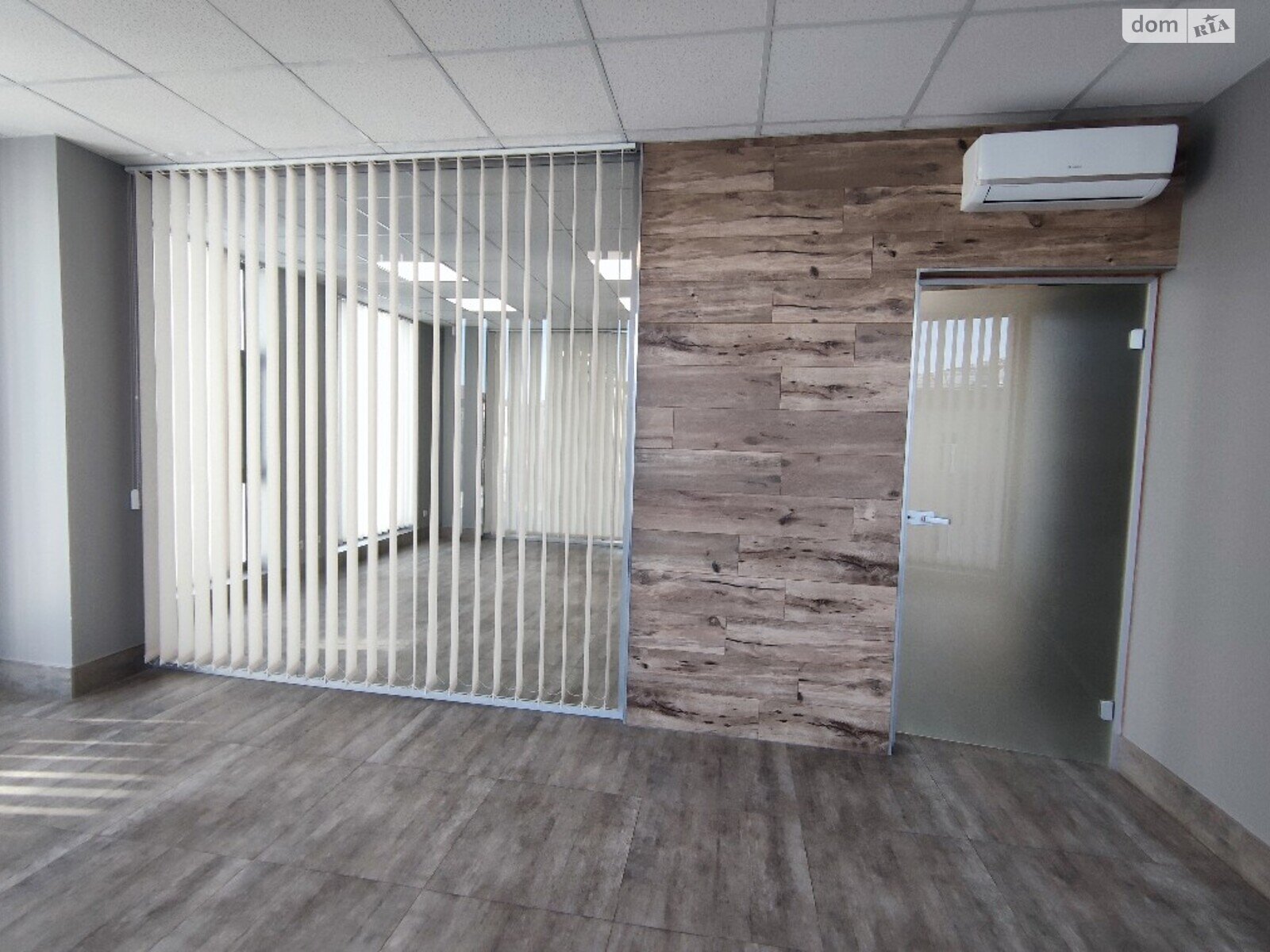 Аренда офисного помещения в Тернополе, Сичинского Дениса улица, помещений - 3, этаж - 4 фото 1