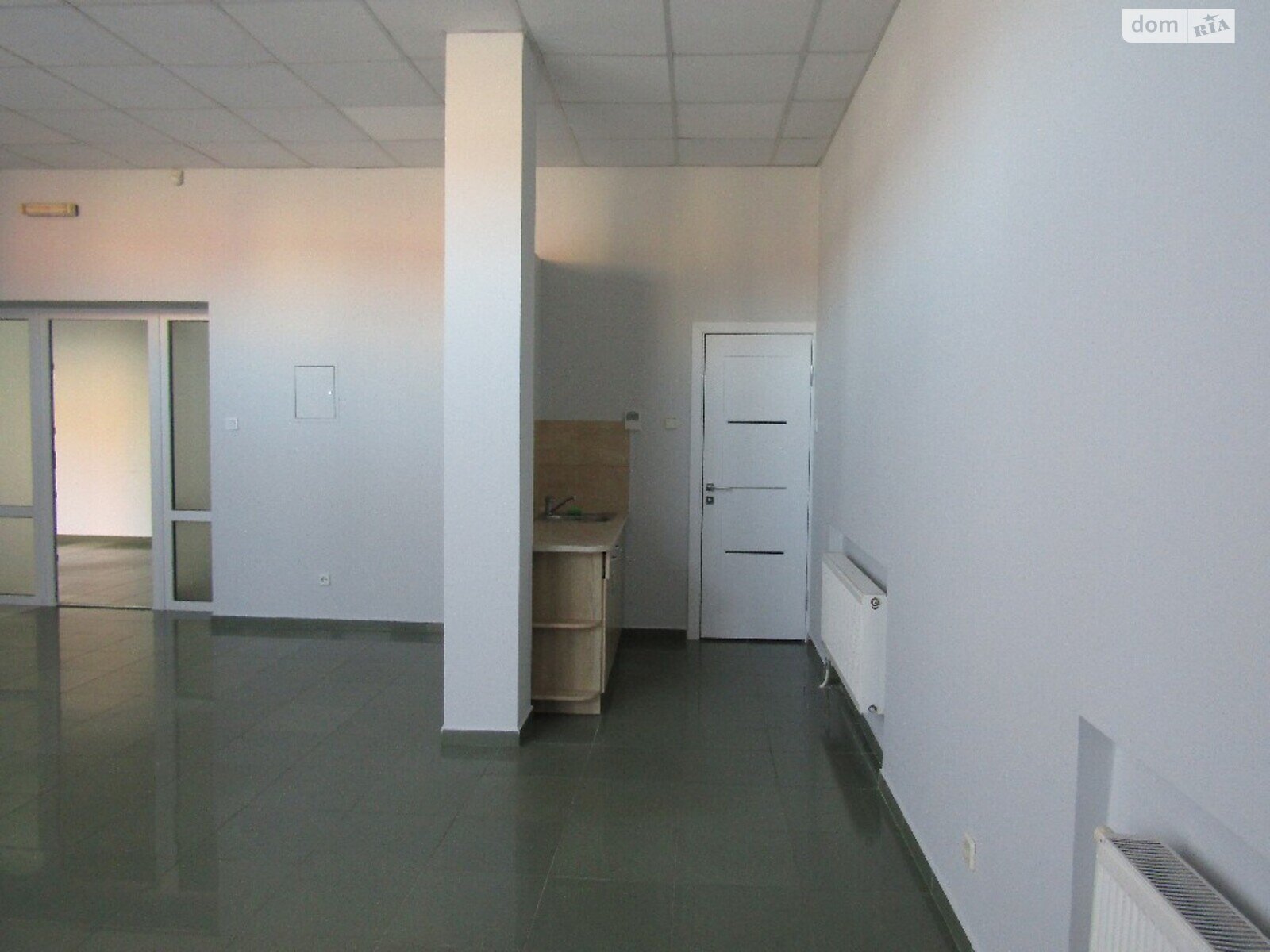 Аренда офисного помещения в Ужгороде, Православна набережна 7, помещений - 1, этаж - 1 фото 1