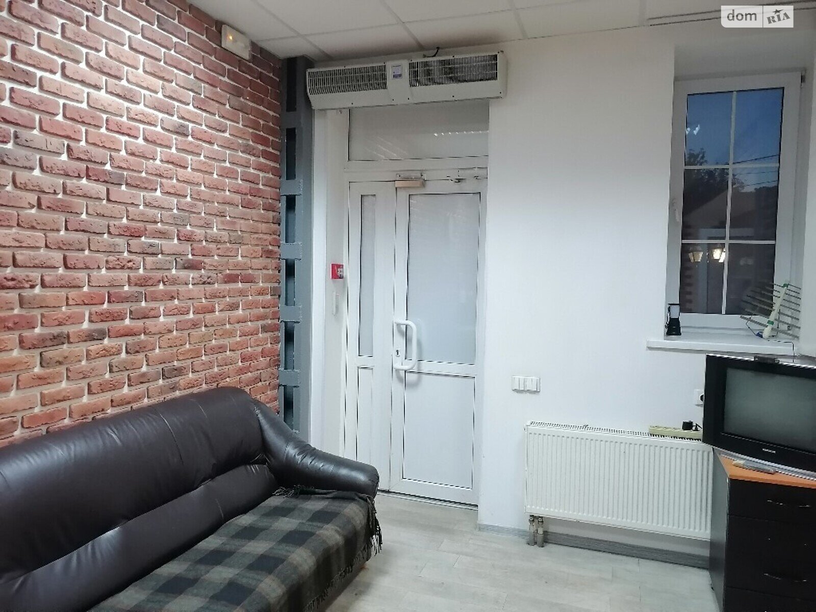 Аренда офисного помещения в Киеве, Отто Шмидта улица 6, помещений - 20, этаж - 1 фото 1