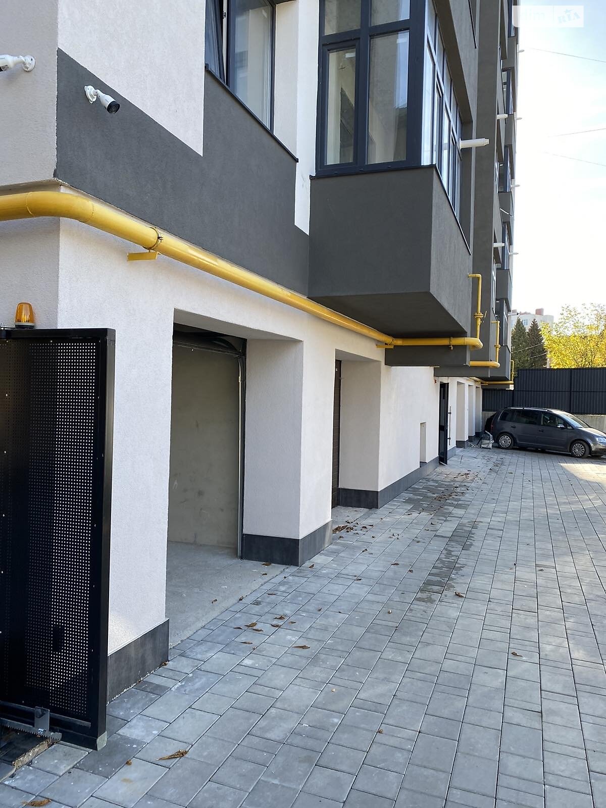 Окремий гараж під легкове авто в Івано-Франківську, площа 23 кв.м. фото 1 Окремий гараж під легкове авто в Івано-Франківську, площа 23 кв.м. фото 1