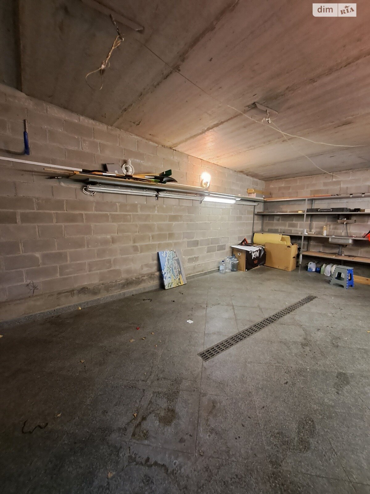 Отдельно стоящий гараж универсальный в Киеве, площадь 40 кв.м. фото 1 Отдельно стоящий гараж универсальный в Киеве, площадь 40 кв.м. фото 1