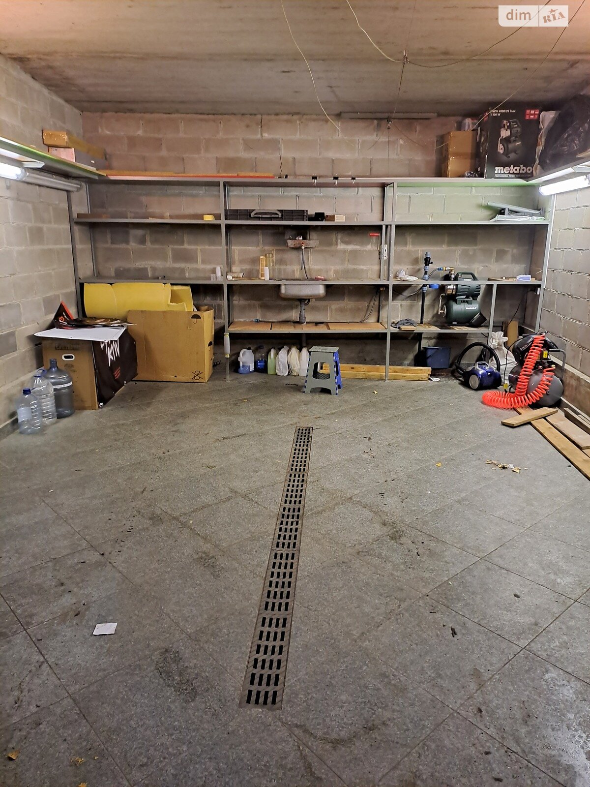 Отдельно стоящий гараж универсальный в Киеве, площадь 40 кв.м. фото 1 Отдельно стоящий гараж универсальный в Киеве, площадь 40 кв.м. фото 1