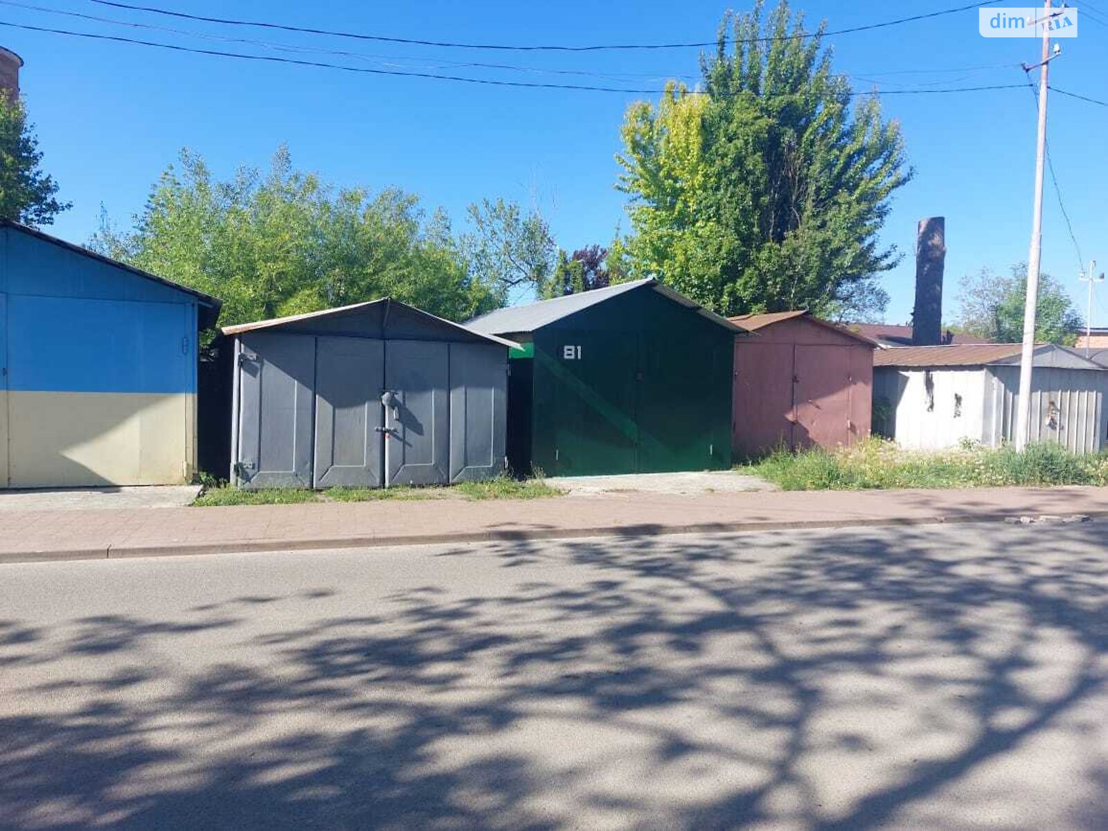 Отдельно стоящий гараж под легковое авто в Львове, площадь 22 кв.м. фото 1 Отдельно стоящий гараж под легковое авто в Львове, площадь 22 кв.м. фото 1